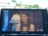 停車中に楽しめるTV機能。移動の待ち時間を有効活用できます。家族や友人と一緒に、快適な時間を過ごせるでしょう。