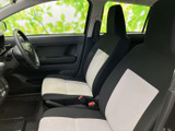 運転席からの視界は良好で、運転操作もスムーズに行えます。使いやすい配置で、快適なドライビングをサポートします。