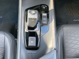 シフトレバー 近未来的なデザインで運転を楽しく演出します♪