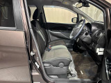 運転席も広々でゆったりとした気分で運転できます♪Sシートヒーターが付いています☆