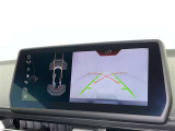 【フロントカメラ】運転席に座った状態で死角になりやすいクルマの前の様子まで確認でき安全ですね♪