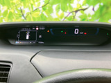 視認性の高いメーター類は、運転に必要な情報を的確にドライバーに伝えます。運転に集中できる、シンプルで分かりやすいデザインです。