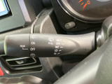 雨の日の運転をサポートするワイパーレバー。ミスト噴射機能もあり、視界をクリアに保ちます。操作も簡単で、すぐに使いこなせるでしょう。