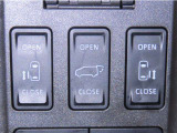 両側電動スライドドアを装備しております。