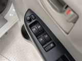電動格納式ドアミラー!全席パワーウインドウ!運転席にはオート機能付!