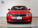 ☆BMWの代名詞とも言える【キドニーグリル】一目見ただけでBMW車であると認識できる確固たるアイコンとして存在感を放ちます☆