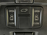 【両側パワースライドドア】スマートキーや運転席のスイッチで後席両側スライドドアの開閉が可能♪電動だから力を入れてドアを開ける必要が無く、小さなお子様でも簡単に開け閉めでき快適です♪