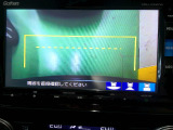 バックカメラの画像です。ガイドラインがスムースな車庫入れをサポートいたします。車庫入れの安心感がアップしますね。