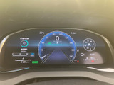 視認性の高いメーターパネルが、運転に必要な情報を分かりやすく表示。運転状況を的確に把握できます。