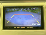後方の状況を画面で確認できるので、狭い場所での駐車や後退時も安心です。安全な運転をサポートする頼もしい機能です。