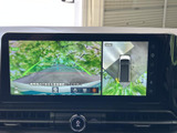 後方の状況を安全に確認できるバックモニター。狭い場所での駐車や車庫入れをスムーズに行えます。