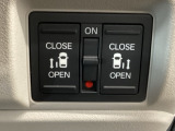 【両側パワースライドドア】両側がパワースライドドアになっており、運転席のスイッチやスマートキーでも開閉が可能です!開口部も広いので乗り降りも楽々♪