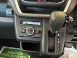 快適装備のオートエアコン♪ 温度設定をすれば、自動で車内の温度管理をしてくれる優れ物です☆彡