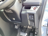 左側に高速で便利なETCがあり、横滑りを防ぐVSAなどのスイッチは、運転席の右側、手の届きやすい位置にあります。