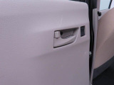 当社では全車、納車前にサービス工場で12ヶ月点検相当の整備を実施しております。そこで確認された不具合箇所は修理しておりますのでご安心下さい。また納車後お気になる点がございましたら気軽にご相談ください。