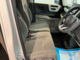シートはフィット性も良く、楽な運転姿勢を保てます。