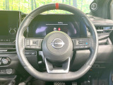 【純正革巻きステアリング】上質な革を使用することで、手にしっかり馴染みとても運転しやすいハンドルです♪