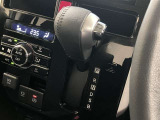 シフトチェンジしやすい場所にあり操作がとてもしやすいです。