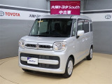 荷室には、車いすの格納に使用できる電動リフトを搭載。車いすの積みおろしも楽になります。
