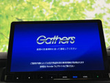 使いやすいインターフェースで、快適なドライブをサポートします。直感的な操作で、様々な情報を手軽に確認できます。
