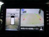 ■アラウンドビューモニター搭載。車体を4方向のカメラで「上から見下ろしたような映像」を映します。車庫入れが苦手な方も映像サポートでラクラク駐車できます。
