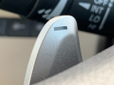 ■パドルシフト■ステアリングから手を離さずに、簡単にシフトチェンジ。マニュアル車感覚のシフトチェンジが愉しめます。自分の手で操縦している感が増して運転を愉しく出来る装備です!