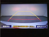 バックモニター付きで後退時に後方が見えるので安心です。車はどうしても死角ができますので、万が一のために必要な装備です。ただあくまでも補助装備ですので、目視での確認をお忘れなく!