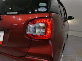LEDテールライトです。省電力、高輝度のLEDは明るく照らすので夜間運転時の視認性を高めます。スタイリッシュな見た目で細かいところもこだわりたいあなたに!