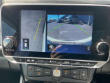 アラウンドビューモニターは、自車の前方・左側面映像をモニタ-に映して離合時・駐車時などにとても便利です。