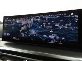 BMW iDriveナビゲーションシステム。ワイドで視認性に優れたスクリーン。