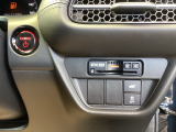 スマートキーシステム搭載ですので、ハンドル横のスイッチを押せば、エンジンスタート!