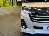 【LEDヘッドライト】悪天候や夜間走行時も良好な視界を確保し安心して運転できる高輝度LEDヘッドライトを装備!点灯速度が早く、消費電力も抑えられています。