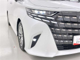 フォグランプ装着車です。暗い夜道の車両前方を明るく照らします