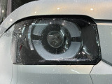 LEDヘッドライトは、点灯の瞬間から最大光量を発揮し、突然暗くなるトンネルなどでの安定感を高めます。