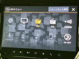 多彩なメディアに対応し、快適なドライブを演出。CD、ラジオ、Bluetoothなど、様々な音源を楽しめます。お好みの音楽でドライブを彩りましょう。