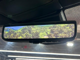 【デジタルインナーミラー】後席の大きな荷物や同乗者で後方が確認しづらい時でも安心!カメラが撮影した車両後方の映像をルームミラー内に表示。クリアな視界で状況の確認が可能です!