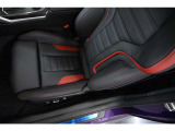 運転席同様に助手席も目立つ使用感も無く、ランバー部分含めヤレや破れなどはありません。また車内の気になる匂いも無く禁煙車両です。