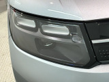 LEDヘッドライトは、点灯の瞬間から最大光量を発揮し、突然暗くなるトンネルなどでの安定感を高めます。