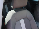 Audi正規ディーラーが高品質をお約束。高度な訓練・教育を受けたAudi専任メカニックが、100項目にもおよぶ精密な点検を実施。すべてクリアしたAudi車だけ、あなたのお手元に届けられるのです