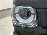 LEDヘッドライトは、点灯の瞬間から最大光量を発揮し、突然暗くなるトンネルなどでの安定感を高めます。