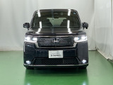 LEDヘッドライトを装備しています。LEDヘッドライトはとても明るく、雨の日や夜間走行も安全・安心です。オートライトコントロール付きで周囲の明るさに応じて自動で点灯・消灯します