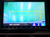 バックカメラの画像です。ガイドラインがスムースな車庫入れをサポートいたします。車庫入れの安心感がアップしますね。