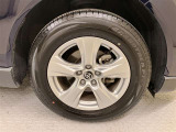 純正のアルミホイール装着。タイヤサイズは225/65R17