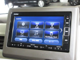 ナビゲーションは純正メモリーナビ(VXM-224VFi)を装着しております。AM、FM、CD、DVD再生、Bluetooth、音楽録音再生、フルセグTVがご使用いただけます。