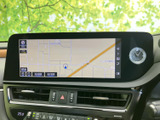 見やすい地図表示で、運転に集中できます。操作も簡単で、誰でもすぐに使いこなせるでしょう。快適なカーナビゲーションです。