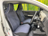 運転席シート廻りは使用感も少なく、良好な状態となっています。前オーナー様が丁寧に使っていたことがよくわかりますね。