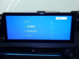 ディスプレイオーディオを装備。スマホとクルマをつなぐことで、これまでのナビに加えて、いろいろなサービスが楽しめます。