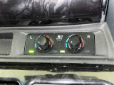 シートベンチレーション付きです。シートと密着部分の空気を換気して蒸れを防いでくれるので、暑い時期も快適に過ごせます♪一度使ったら手放せません!