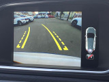【パークアシスト・カメラ】駐車時に後方がリアルタイム映像で確認できます。大型商業施設や立体駐車場での駐車時や、夜間のバック時に大活躍!運転スキルに関わらず、今や必須となった装備のひとつです!