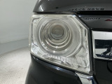 LEDヘッドライトは、点灯の瞬間から最大光量を発揮し、突然暗くなるトンネルなどでの安定感を高めます。